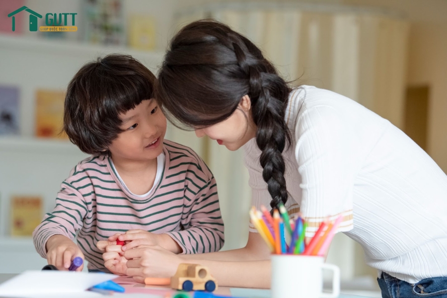 Giúp việc gia đình